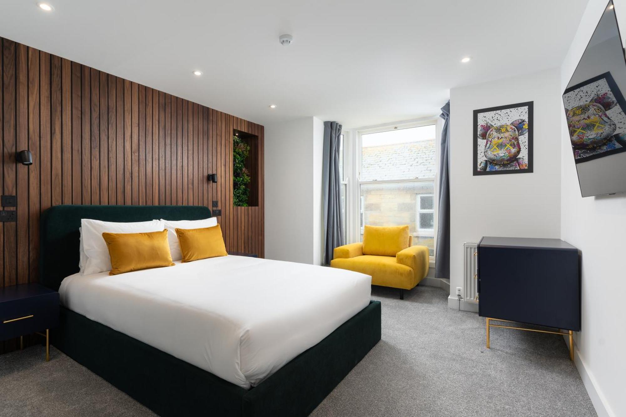 Room 2 Hotel Style Double Bedroom In 마라지온 외부 사진